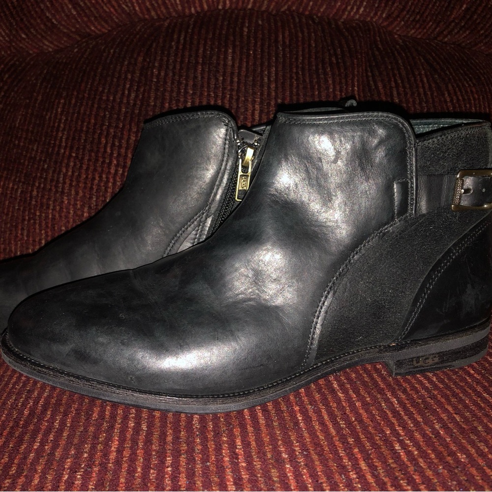 Ugh Siemens low cut boots